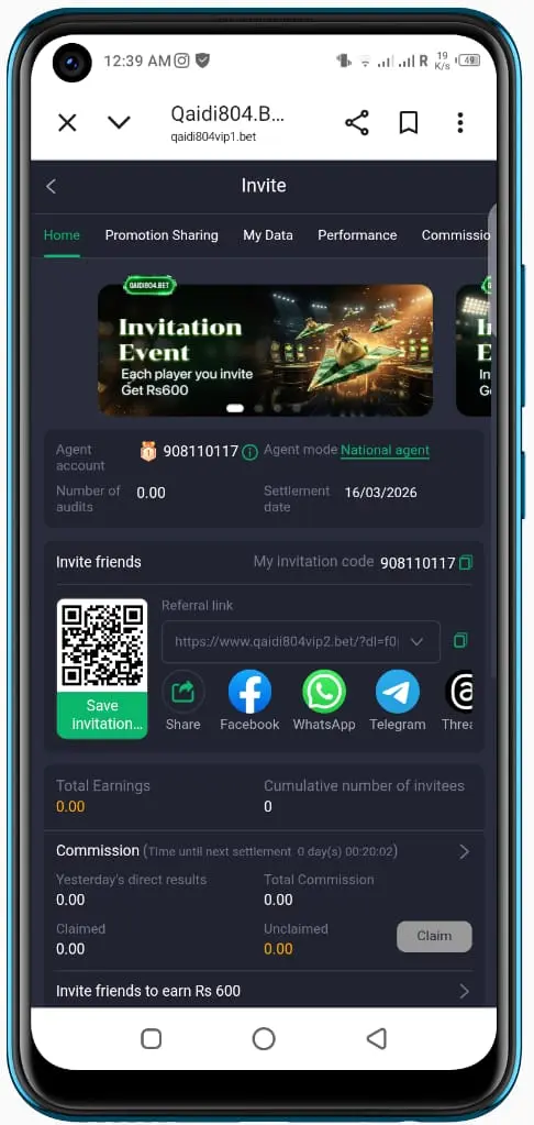 Qaidi804 APK registration screen with phone number signup form.
